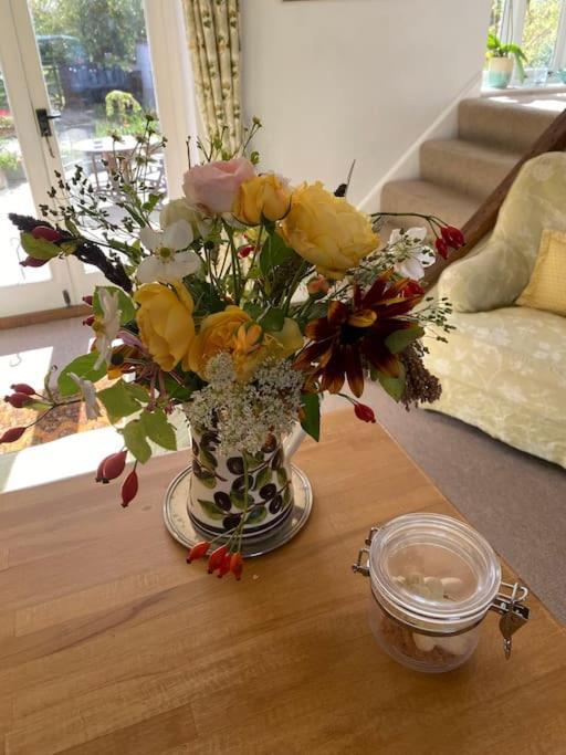 Cottage Barn Conversion On Working Farm Worcester Eksteriør bilde